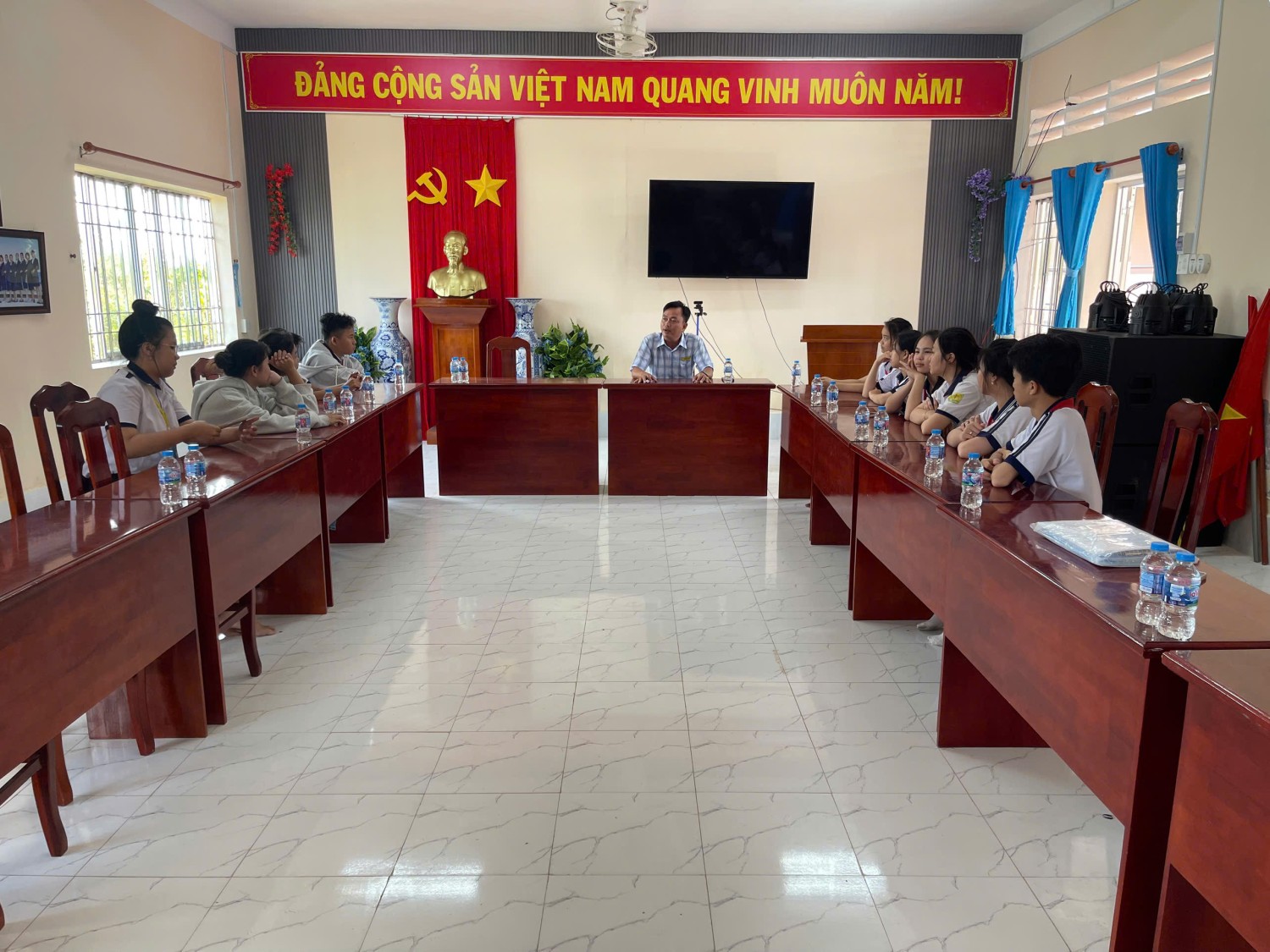 z7686130815725 0949947e91709d2cb77bd88287ad8d0d